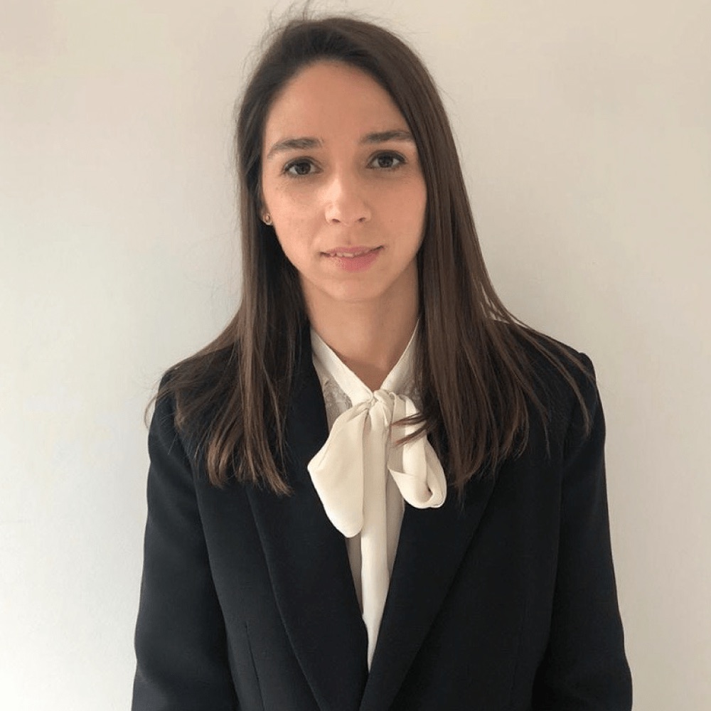 Dra. Lara Monteiro